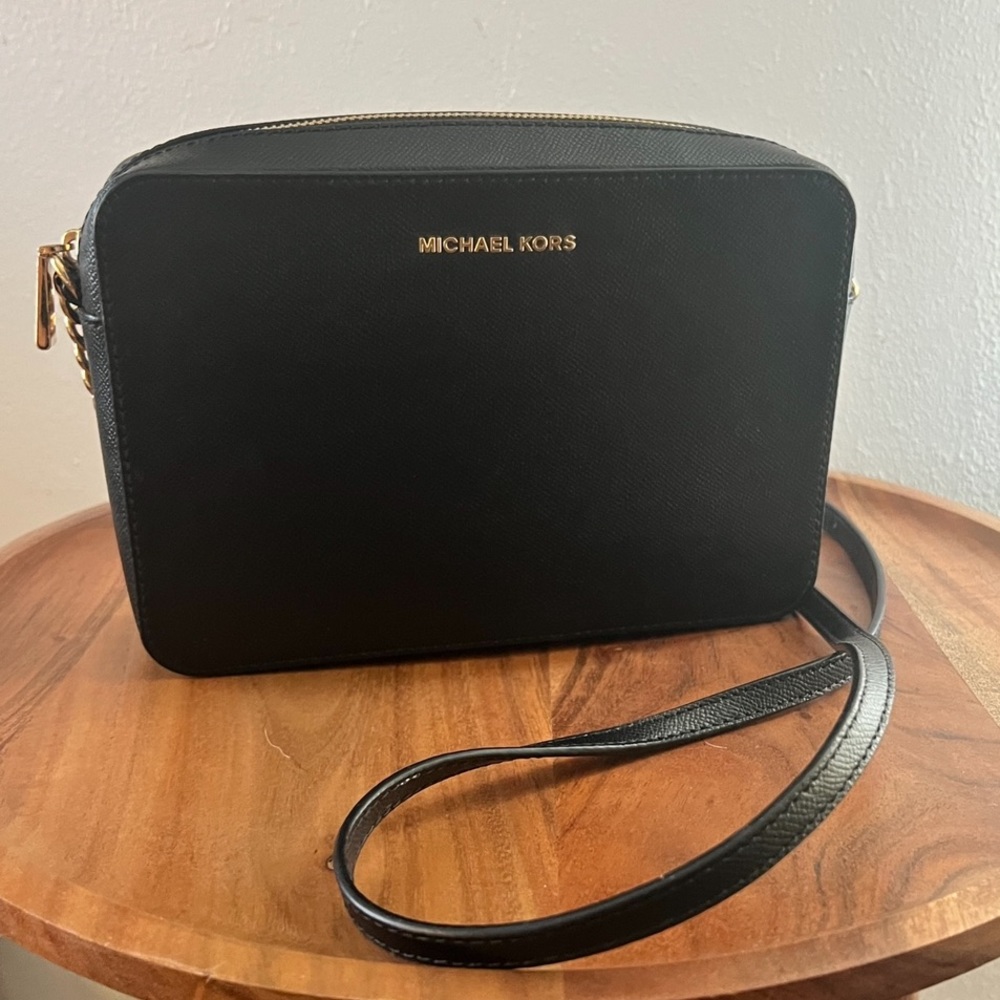 Michael Kors Jet Setter Black Crossbody